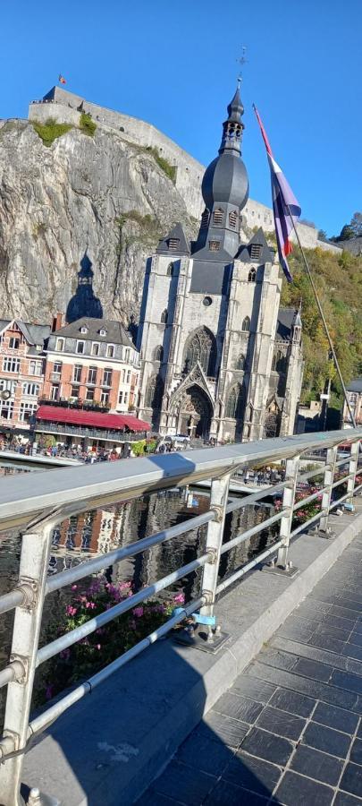 Un studio à louer ds un endroit calme près de la ville de Dinant Exterior foto